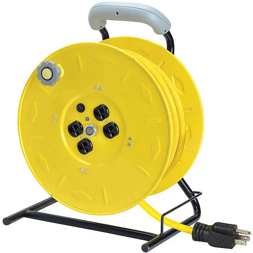 LUMAPRO  22M975 Kabeltrommel-Steckdose 100ft So12/3